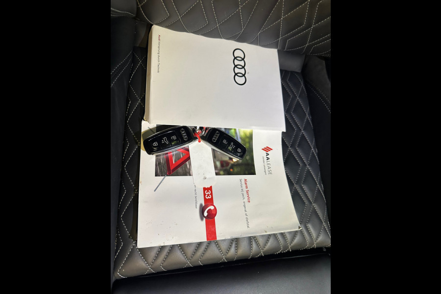 Audi e-tron Sportback 55 quattro S edition 95 kWh B&O / 360 cam / Pano / Luxe bekl.