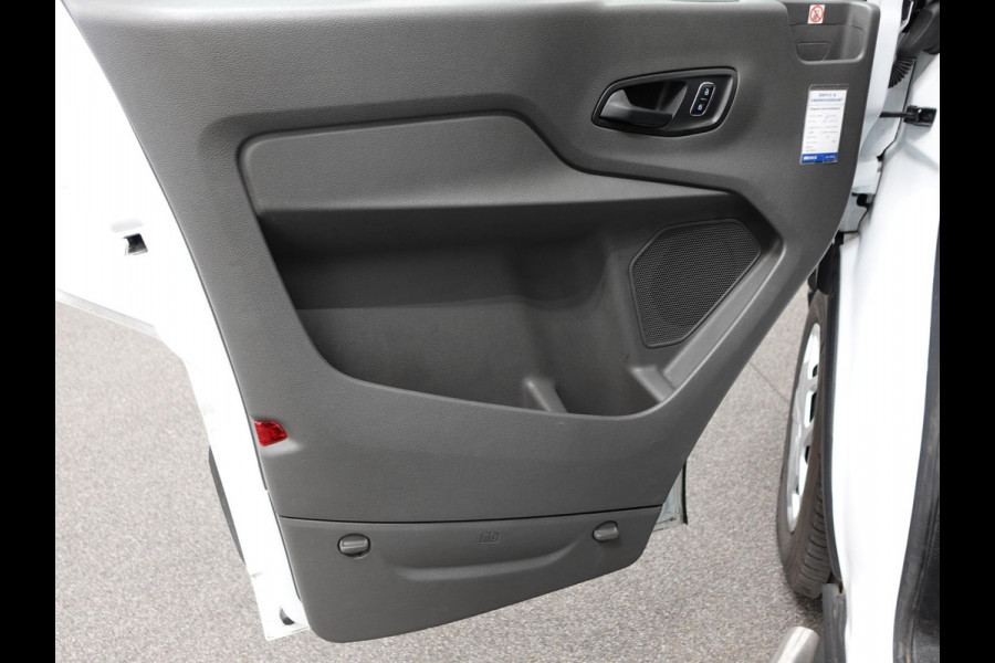 Ford Transit 130pk 2.0 L2H2 Trend Automaat Airco Navi Cruise Parkeersensoren Trekhaak Camera 360 Parkeersensoren