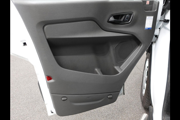 Ford Transit 130pk 2.0 L2H2 Trend Automaat Airco Navi Cruise Parkeersensoren Trekhaak Camera 360 Parkeersensoren