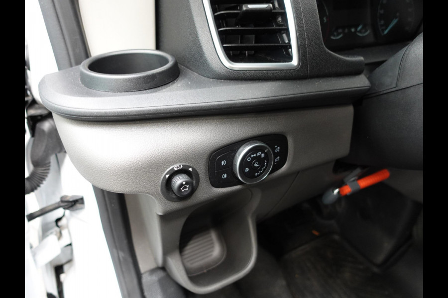 Ford Transit 130pk 2.0 L2H2 Trend Automaat Airco Navi Cruise Parkeersensoren Trekhaak Camera 360 Parkeersensoren