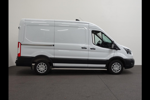 Ford Transit 130pk 2.0 L2H2 Trend Automaat Airco Navi Cruise Parkeersensoren Trekhaak Camera 360 Parkeersensoren