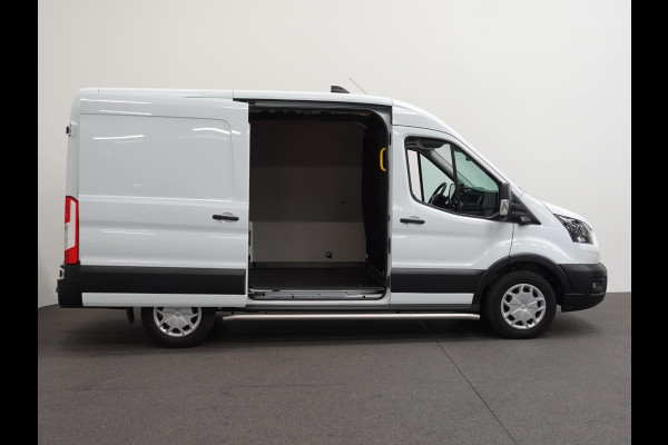 Ford Transit 130pk 2.0 L2H2 Trend Automaat Airco Navi Cruise Parkeersensoren Trekhaak Camera 360 Parkeersensoren