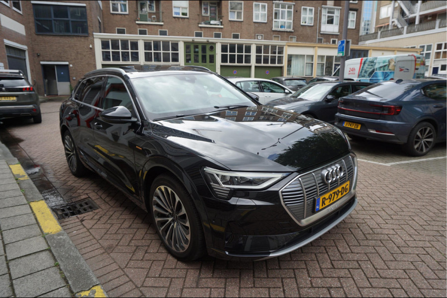 Audi e-tron 55 quattro Advanced edition Plus 95 kWh | NL AUTO | 1ste Eigenaar | Onderhoudscontract 8/2028 | Panoramadak | Luchtvering | Vollederen interieur | Trekhaak |