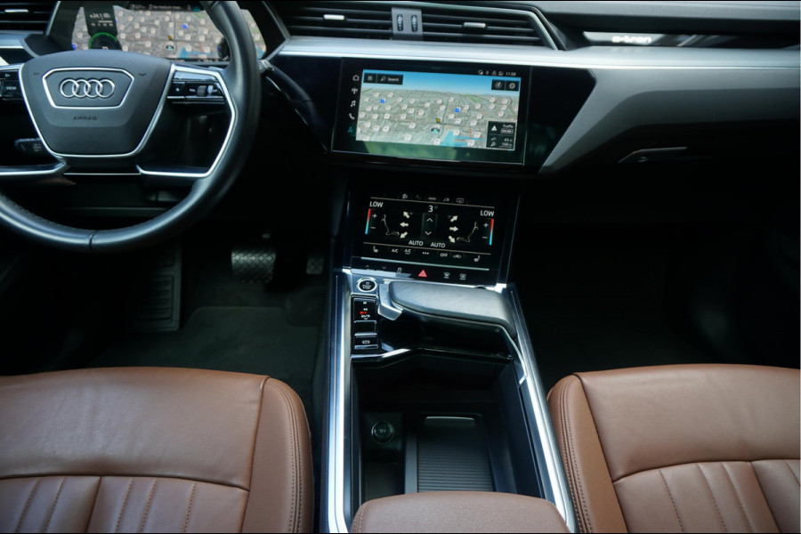 Audi e-tron 55 quattro Advanced edition Plus 95 kWh | NL AUTO | 1ste Eigenaar | Onderhoudscontract 8/2028 | Panoramadak | Luchtvering | Vollederen interieur | Trekhaak |