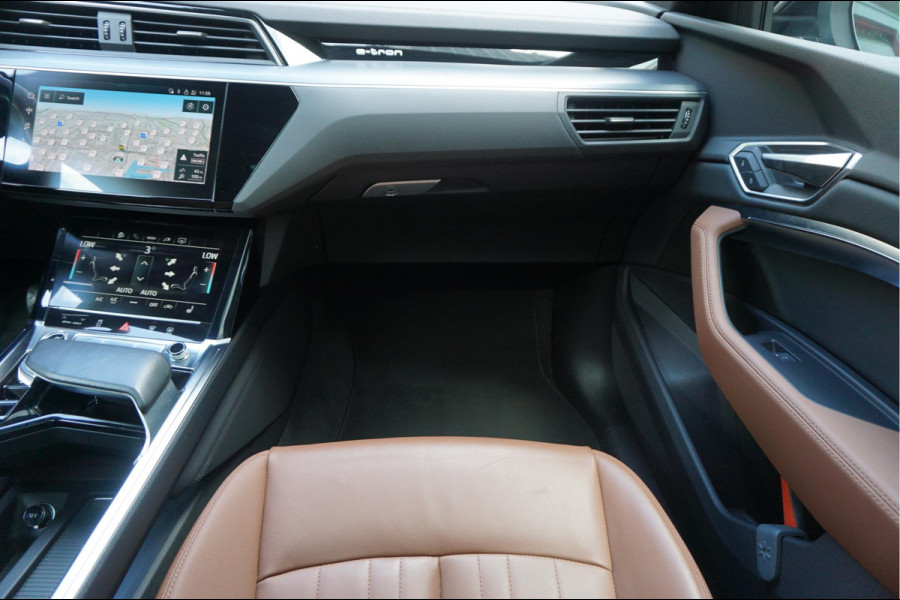 Audi e-tron 55 quattro Advanced edition Plus 95 kWh | NL AUTO | 1ste Eigenaar | Onderhoudscontract 8/2028 | Panoramadak | Luchtvering | Vollederen interieur | Trekhaak |