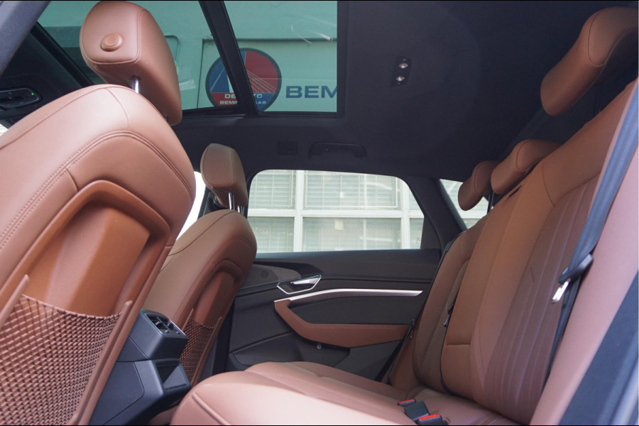 Audi e-tron 55 quattro Advanced edition Plus 95 kWh | NL AUTO | 1ste Eigenaar | Onderhoudscontract 8/2028 | Panoramadak | Luchtvering | Vollederen interieur | Trekhaak |