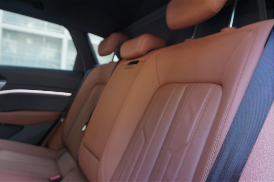 Audi e-tron 55 quattro Advanced edition Plus 95 kWh | NL AUTO | 1ste Eigenaar | Onderhoudscontract 8/2028 | Panoramadak | Luchtvering | Vollederen interieur | Trekhaak |