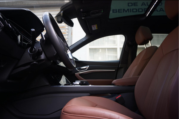Audi e-tron 55 quattro Advanced edition Plus 95 kWh | NL AUTO | 1ste Eigenaar | Onderhoudscontract 8/2028 | Panoramadak | Luchtvering | Vollederen interieur | Trekhaak |