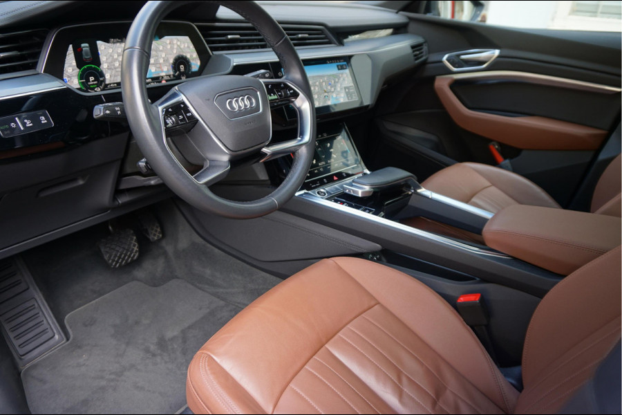 Audi e-tron 55 quattro Advanced edition Plus 95 kWh | NL AUTO | 1ste Eigenaar | Onderhoudscontract 8/2028 | Panoramadak | Luchtvering | Vollederen interieur | Trekhaak |