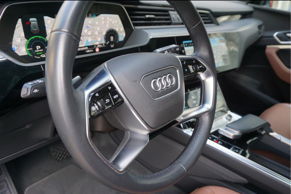 Audi e-tron 55 quattro Advanced edition Plus 95 kWh | NL AUTO | 1ste Eigenaar | Onderhoudscontract 8/2028 | Panoramadak | Luchtvering | Vollederen interieur | Trekhaak |