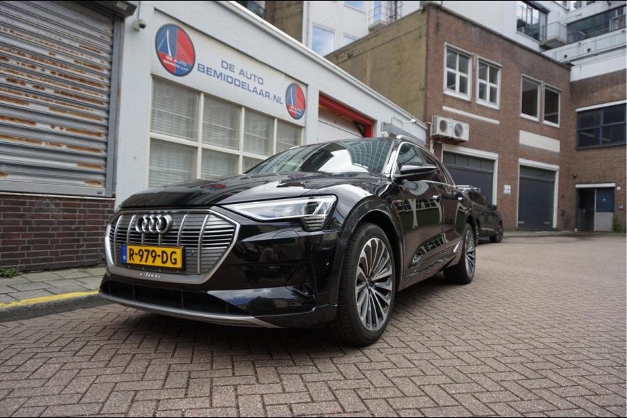 Audi e-tron 55 quattro Advanced edition Plus 95 kWh | NL AUTO | 1ste Eigenaar | Onderhoudscontract 8/2028 | Panoramadak | Luchtvering | Vollederen interieur | Trekhaak |