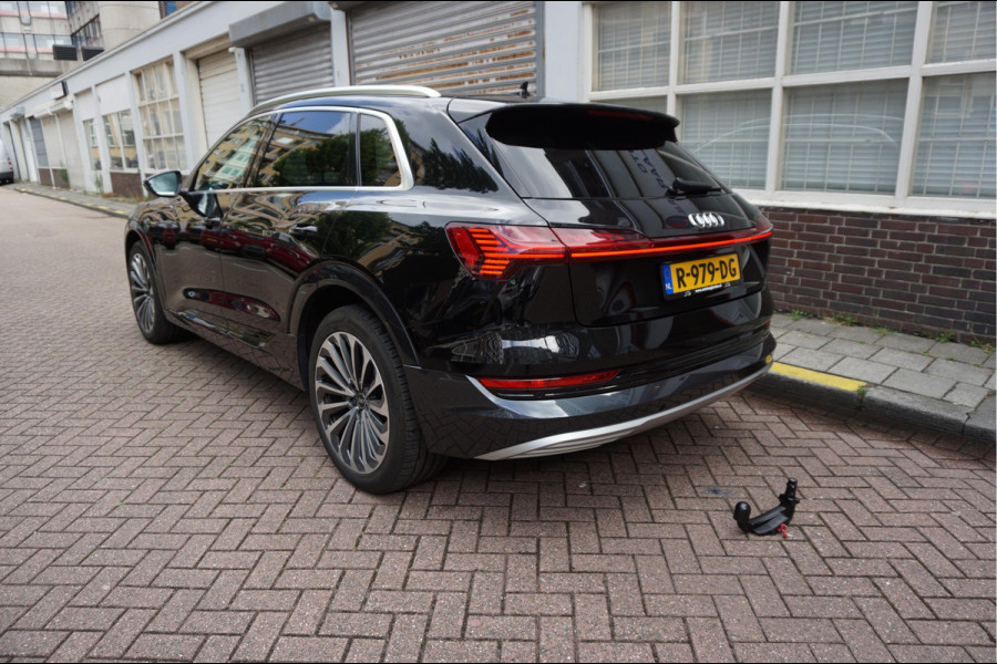 Audi e-tron 55 quattro Advanced edition Plus 95 kWh | NL AUTO | 1ste Eigenaar | Onderhoudscontract 8/2028 | Panoramadak | Luchtvering | Vollederen interieur | Trekhaak |