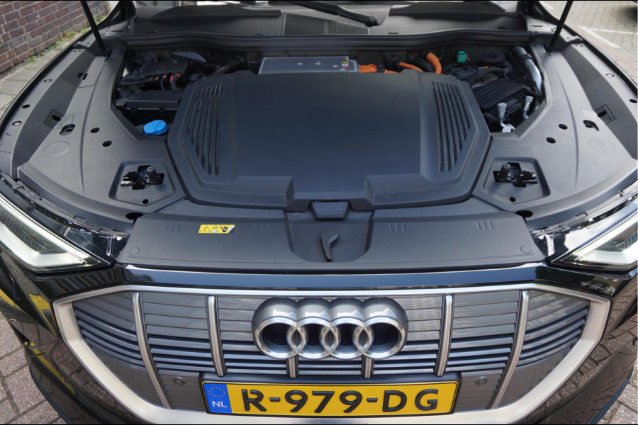 Audi e-tron 55 quattro Advanced edition Plus 95 kWh | NL AUTO | 1ste Eigenaar | Onderhoudscontract 8/2028 | Panoramadak | Luchtvering | Vollederen interieur | Trekhaak |