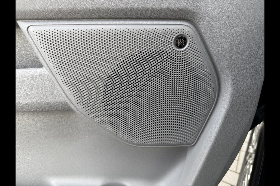 Ford Transit Custom 320 2.5 PHEV L2H1 Limited 233pk | Driver Assistance pack Premium | Wegklapbare Trekhaak | Verwarmd Stuurwiel | 17 inch Licht metalen Velgen | B&O Speakers