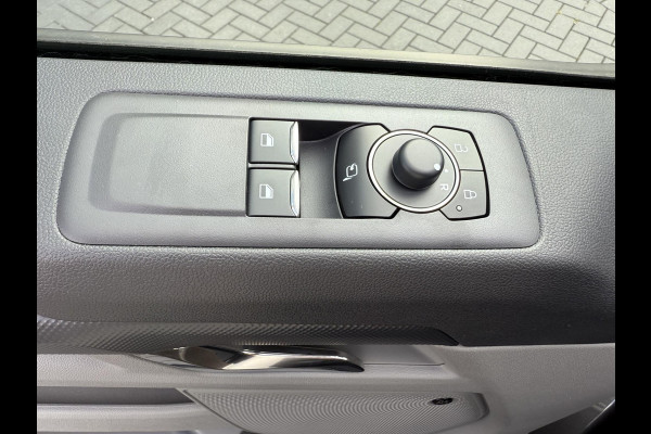 Ford Transit Custom 320 2.5 PHEV L2H1 Limited 233pk | Driver Assistance pack Premium | Wegklapbare Trekhaak | Verwarmd Stuurwiel | 17 inch Licht metalen Velgen | B&O Speakers