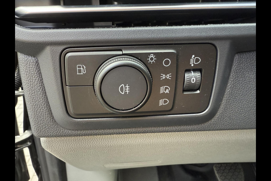 Ford Transit Custom 320 2.5 PHEV L2H1 Limited 233pk | Driver Assistance pack Premium | Wegklapbare Trekhaak | Verwarmd Stuurwiel | 17 inch Licht metalen Velgen | B&O Speakers