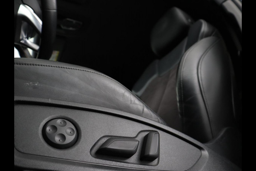Audi Q5 2.0 TFSI quattro S Line | Stoelverwarming | Carplay | Half leder | Sportstoelen | Full LED | Navigatie | Achterbankverwarming | Park Assist | Virtual Cockpit