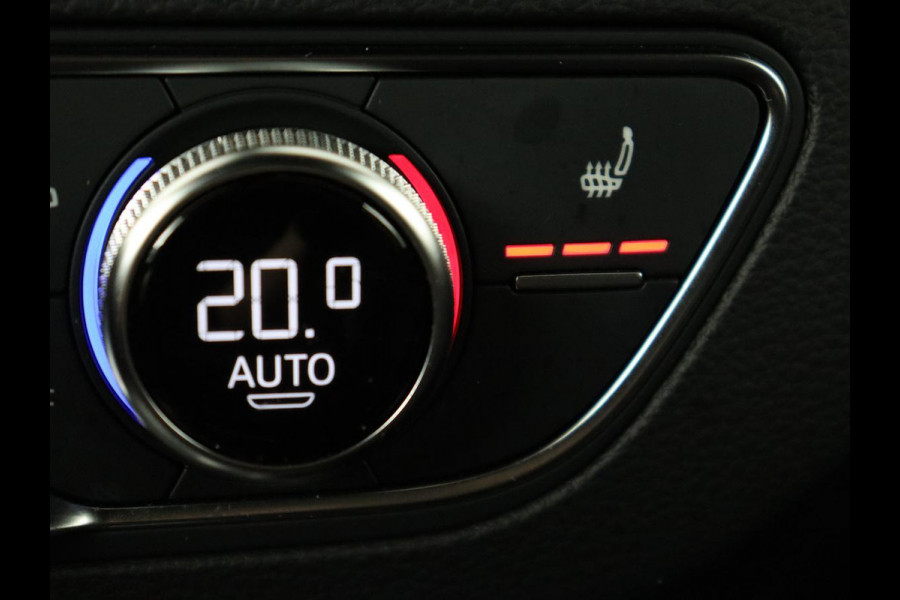 Audi Q5 2.0 TFSI quattro S Line | Stoelverwarming | Carplay | Half leder | Sportstoelen | Full LED | Navigatie | Achterbankverwarming | Park Assist | Virtual Cockpit