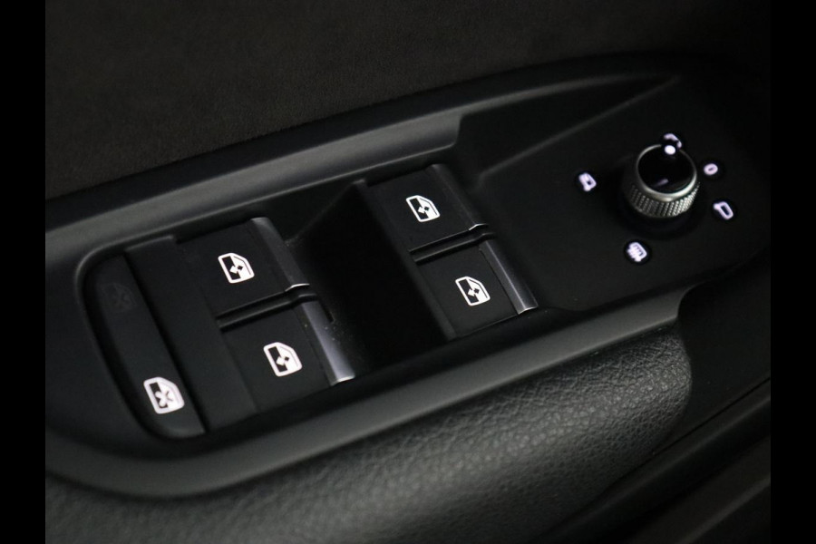 Audi Q5 2.0 TFSI quattro S Line | Stoelverwarming | Carplay | Half leder | Sportstoelen | Full LED | Navigatie | Achterbankverwarming | Park Assist | Virtual Cockpit