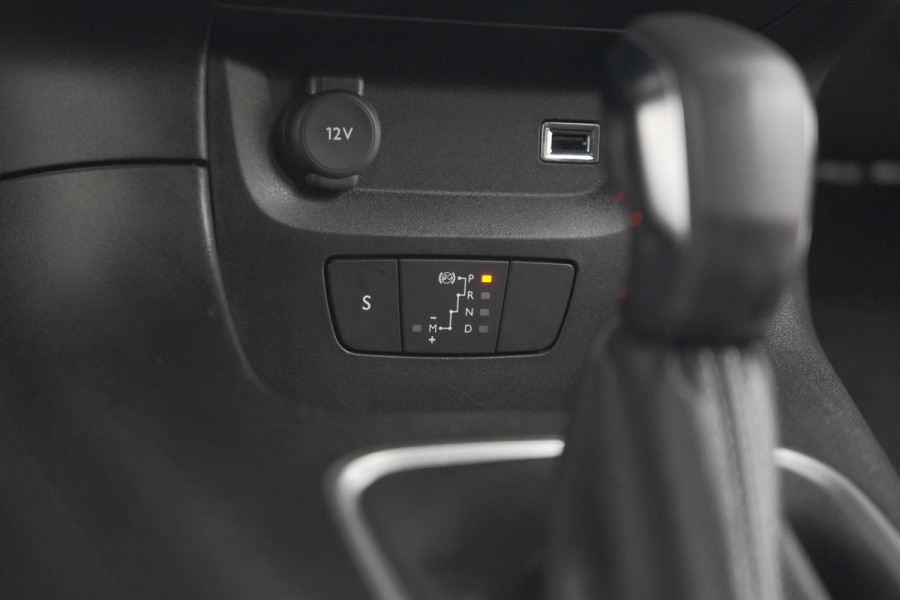 Citroën C3 PureTech 110 EAT6 Max | Parkeersensoren | Apple Carplay | 16 Inch Lichtmetalen Velgen