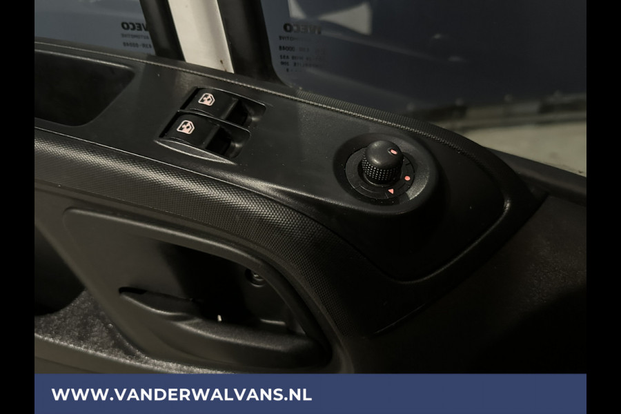 Iveco Daily 35C14V 136pk L2H2 Dubbel Lucht Euro6 Airco | 3500kg trekhaak | Cruisecontrol | Chauffeursstoel Bijrijdersbank