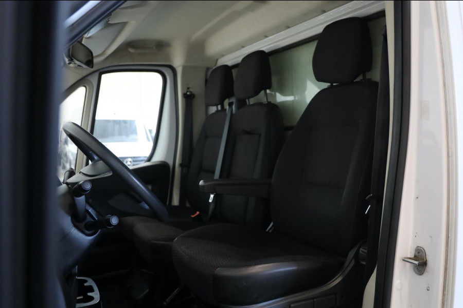 Peugeot Boxer 2.2 BlueHDi 140 PK L4 BAKWAGEN DHOLLANDIA AIRCO/CLIMA LAADKLEP ZIJDEUR NAVI CRUISE LEASE v/a € 142,-p.m. Inruil mog