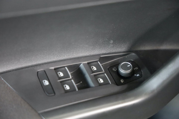 Volkswagen Polo 1.0 TSI DSG 2x R-Line Virtual cockpit PANO IQ Light Adaptive Cruise Control Navi CARPLAY Clima Lease/Inruil MOG