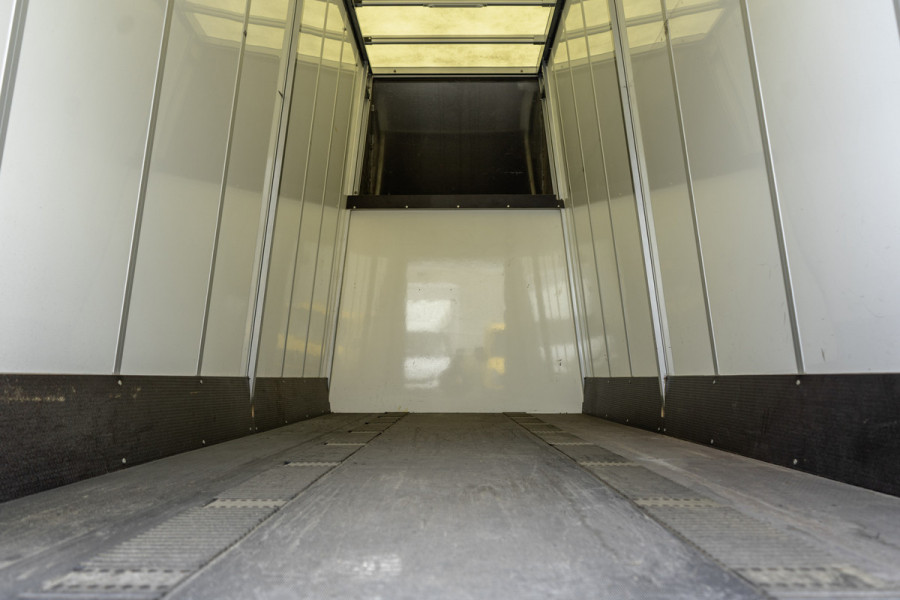 Iveco Daily 50C18 | Glasresteel | Automaat | 180 PK | Camera | Navigatie | Cruise | Airco | Tachograaf | Euro 6