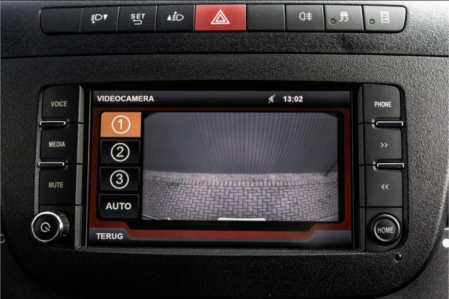 Iveco Daily 50C18 | Glasresteel | Automaat | 180 PK | Camera | Navigatie | Cruise | Airco | Tachograaf | Euro 6