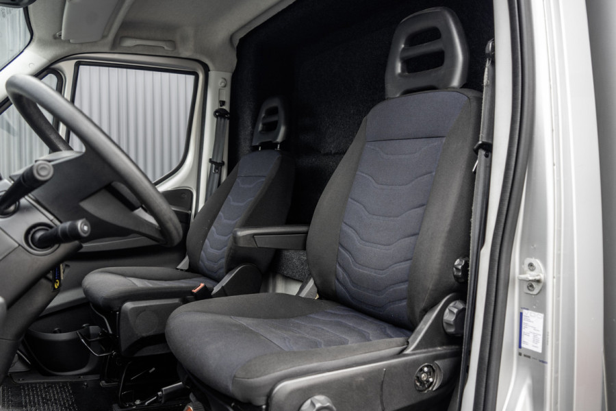 Iveco Daily 50C18 | Glasresteel | Automaat | 180 PK | Camera | Navigatie | Cruise | Airco | Tachograaf | Euro 6