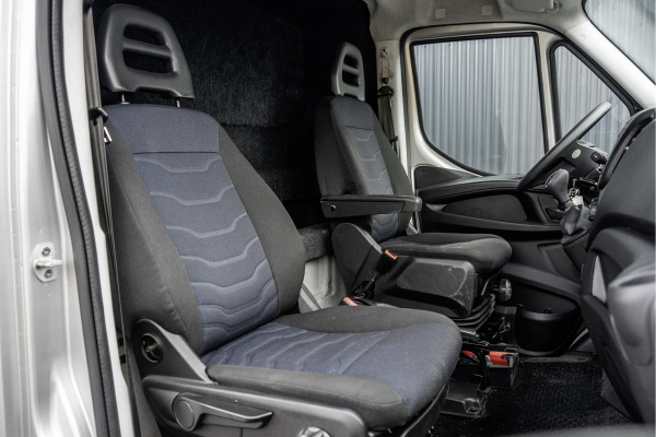 Iveco Daily 50C18 | Glasresteel | Automaat | 180 PK | Camera | Navigatie | Cruise | Airco | Tachograaf | Euro 6