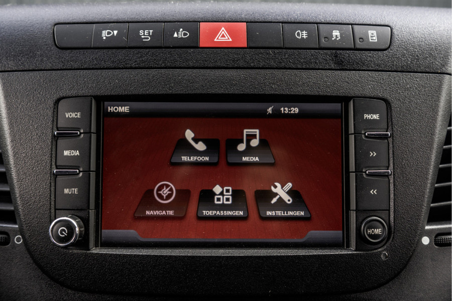 Iveco Daily 50C18 | Glasresteel | Automaat | 180 PK | Camera | Navigatie | Cruise | Airco | Tachograaf | Euro 6