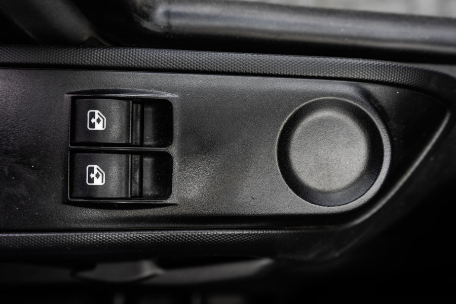 Iveco Daily 50C18 | Glasresteel | Automaat | 180 PK | Camera | Navigatie | Cruise | Airco | Tachograaf | Euro 6