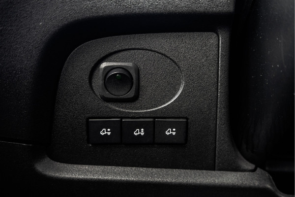 Iveco Daily 50C18 | Glasresteel | Automaat | 180 PK | Camera | Navigatie | Cruise | Airco | Tachograaf | Euro 6