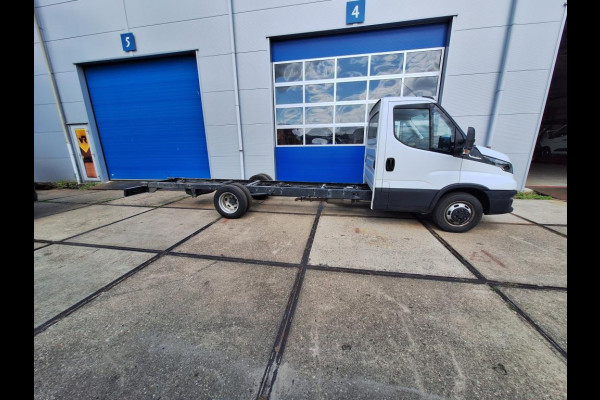 Iveco Daily 35C14H Chassis Cabine - Automaat - Luchtvering