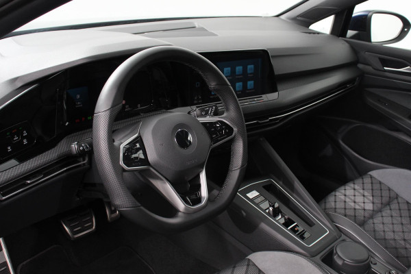 Volkswagen Golf 1.5 eTSI DSG R-Line | DEMO ! | Navigatie | Climate Control | Adaptive cruise control | Dab | Led | Stoel en Stuurverwarming