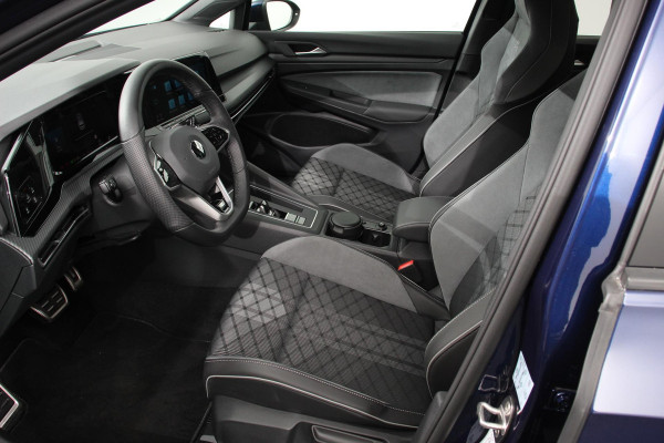 Volkswagen Golf 1.5 eTSI DSG R-Line | DEMO ! | Navigatie | Climate Control | Adaptive cruise control | Dab | Led | Stoel en Stuurverwarming