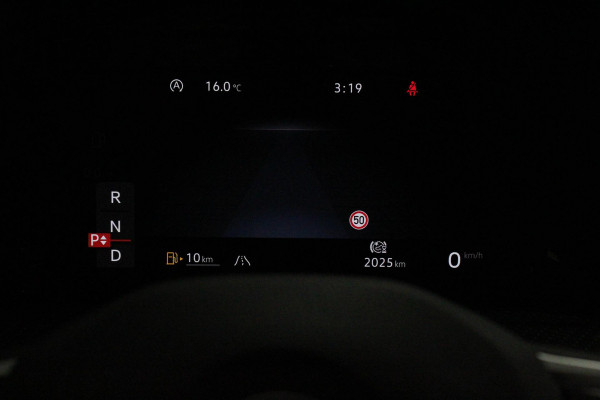 Volkswagen Golf 1.5 eTSI DSG R-Line | DEMO ! | Navigatie | Climate Control | Adaptive cruise control | Dab | Led | Stoel en Stuurverwarming