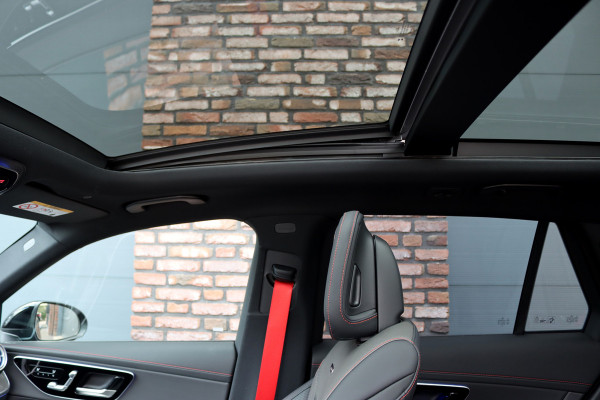 Mercedes-Benz GLC AMG 63 S E Performance Aut9 | 680pk | Achterasbesturing | AMG Drivers Package | Distronic+ | Stoelventilatie | Trekhaak | HUD | Burmester | Nappa Leder | Verwarmd Stuurwiel |