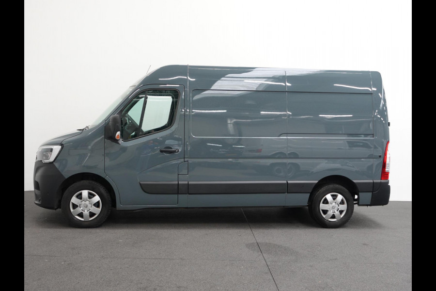 Renault Master T33 2.3 dCi 135PK L2H2 Work Edition Airco Cruise Control Camera Navi Parkeersensoren Trekhaak