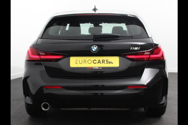 BMW 1-serie 118i M-Sport Climate Control Adeptive cruise control Stoelverwarming LED Parkeersensoren Apple carplay / Andriod auto