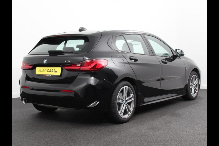 BMW 1-serie 118i M-Sport Climate Control Adeptive cruise control Stoelverwarming LED Parkeersensoren Apple carplay / Andriod auto