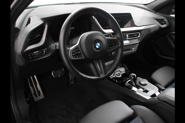 BMW 1-serie 118i M-Sport Climate Control Adeptive cruise control Stoelverwarming LED Parkeersensoren Apple carplay / Andriod auto