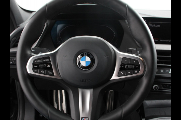 BMW 1-serie 118i M-Sport Climate Control Adeptive cruise control Stoelverwarming LED Parkeersensoren Apple carplay / Andriod auto