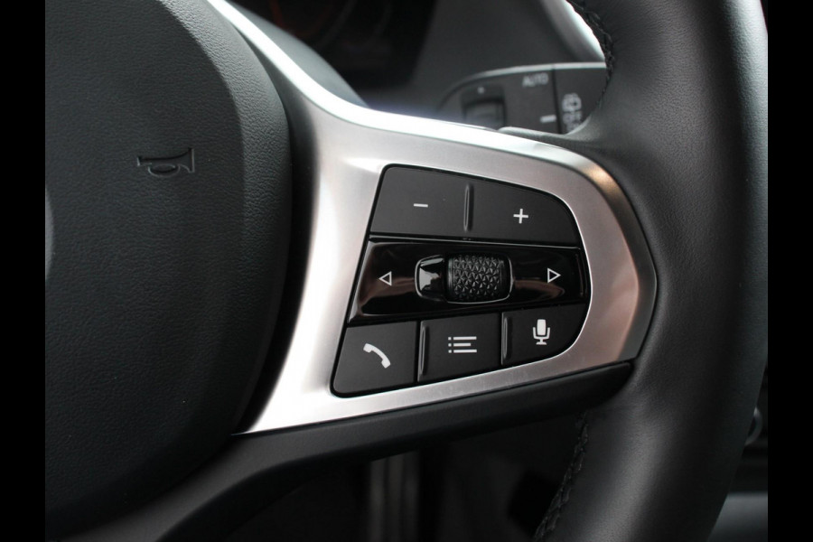 BMW 1-serie 118i M-Sport Climate Control Adeptive cruise control Stoelverwarming LED Parkeersensoren Apple carplay / Andriod auto