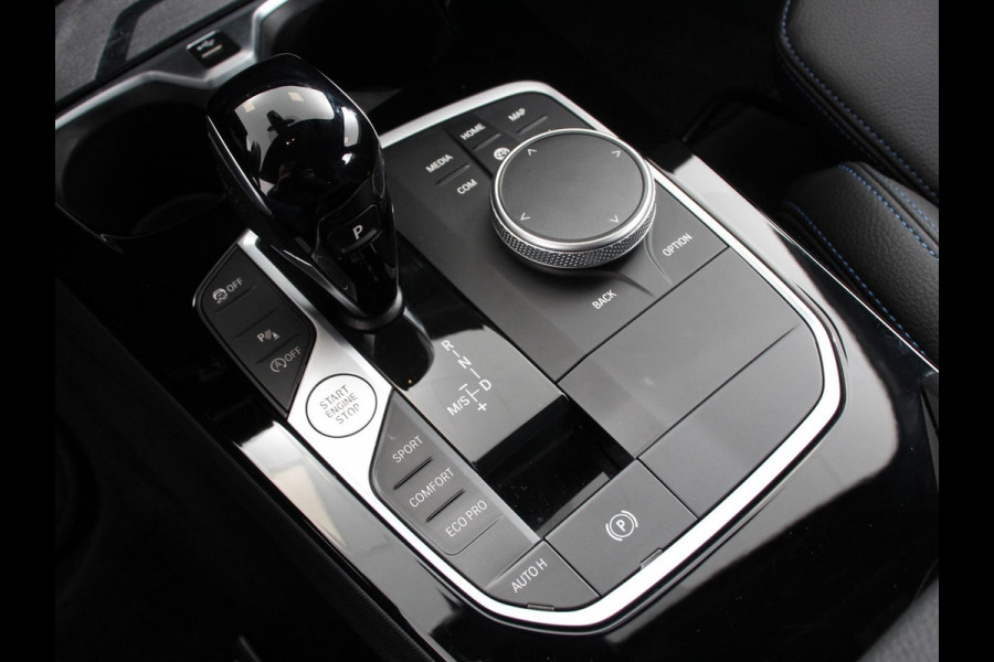 BMW 1-serie 118i M-Sport Climate Control Adeptive cruise control Stoelverwarming LED Parkeersensoren Apple carplay / Andriod auto