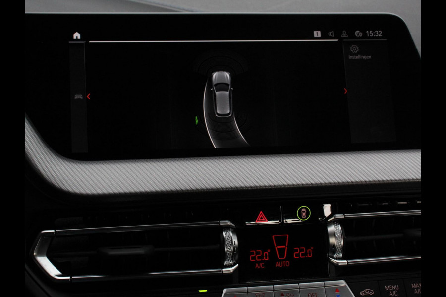 BMW 1-serie 118i M-Sport Climate Control Adeptive cruise control Stoelverwarming LED Parkeersensoren Apple carplay / Andriod auto