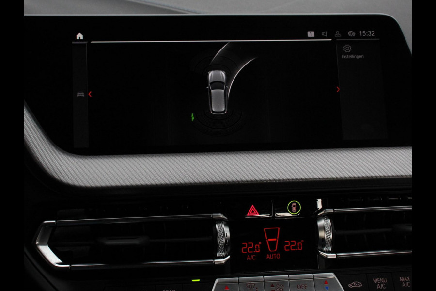 BMW 1-serie 118i M-Sport Climate Control Adeptive cruise control Stoelverwarming LED Parkeersensoren Apple carplay / Andriod auto