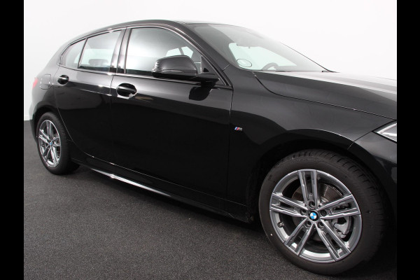 BMW 1-serie 118i M-Sport Climate Control Adeptive cruise control Stoelverwarming LED Parkeersensoren Apple carplay / Andriod auto