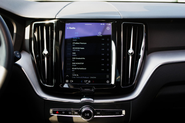 Volvo XC60 2.0 T6 Plug-in Hybrid AWD 350 PK Inscription Expression, Leder, Panoramadak, Camera,